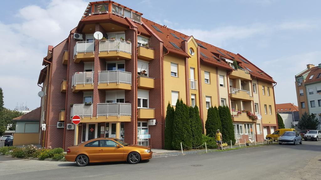 City Center Apartman Zalaegerszeg Eksteriør bilde